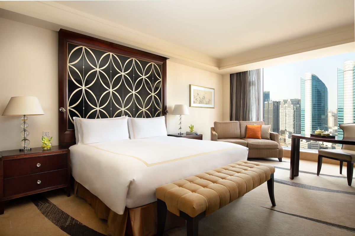 Deluxe King Room