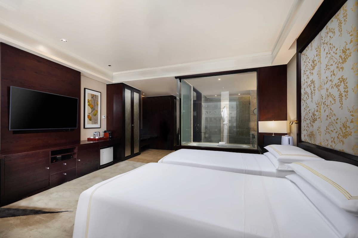 1 bedroom, minibar, in-room safe, individually decorated