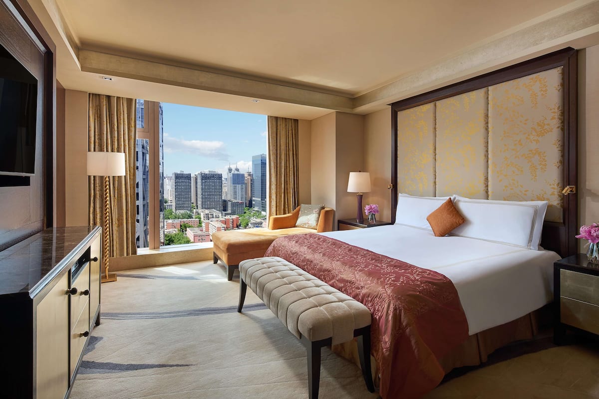 1 bedroom, minibar, in-room safe, individually decorated