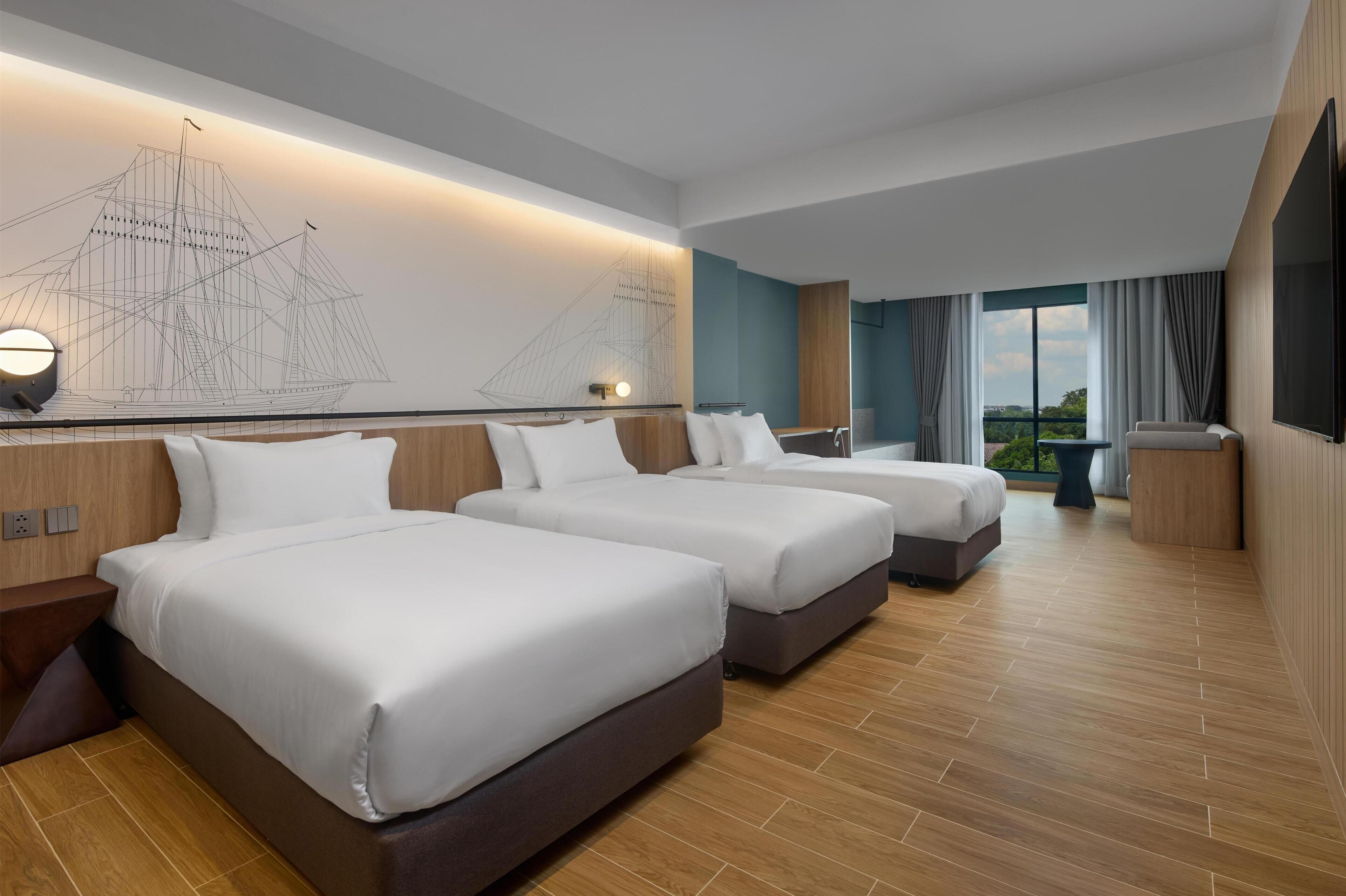 Executive Room, 3 Twin Beds, Non Smoking | Desk, iron/ironing board