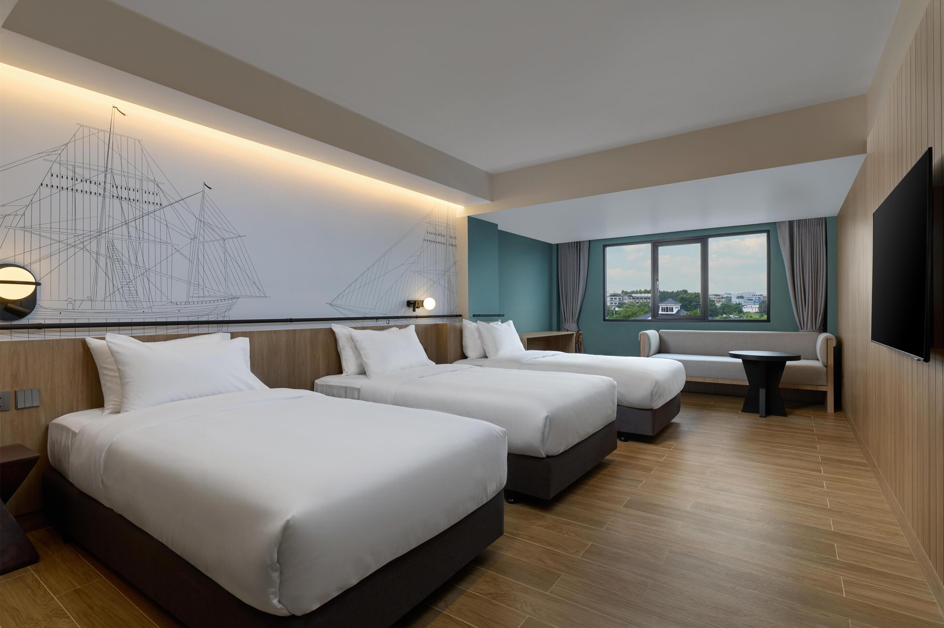 Rom – deluxe, 3 enkeltsenger, ikke-røyk | Skrivebord, strykejern/-brett og wi-fi (inkludert)