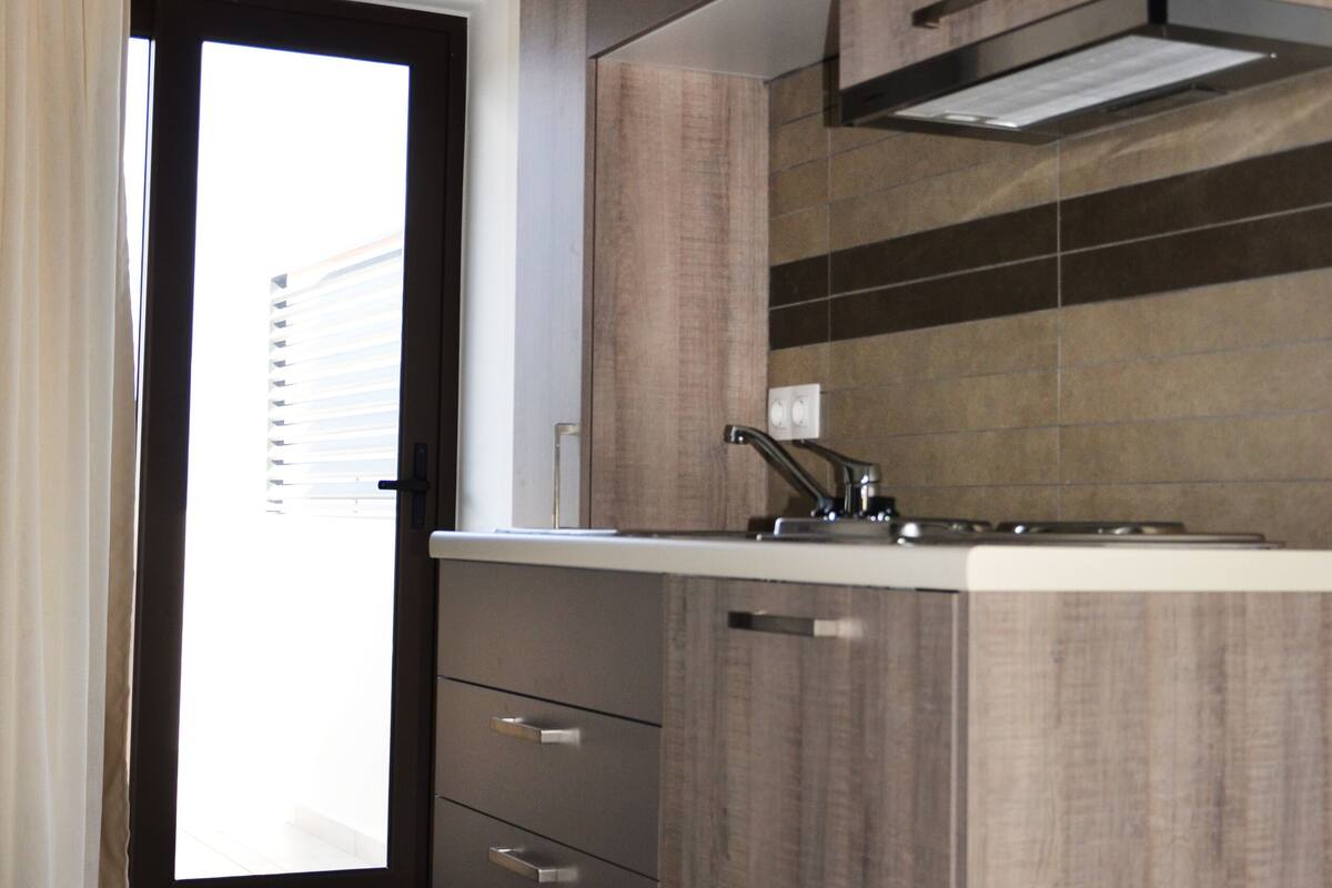 superior studio | private kitchen | fridge, dishwasher, electric kettle, cookware/dishes/utensils