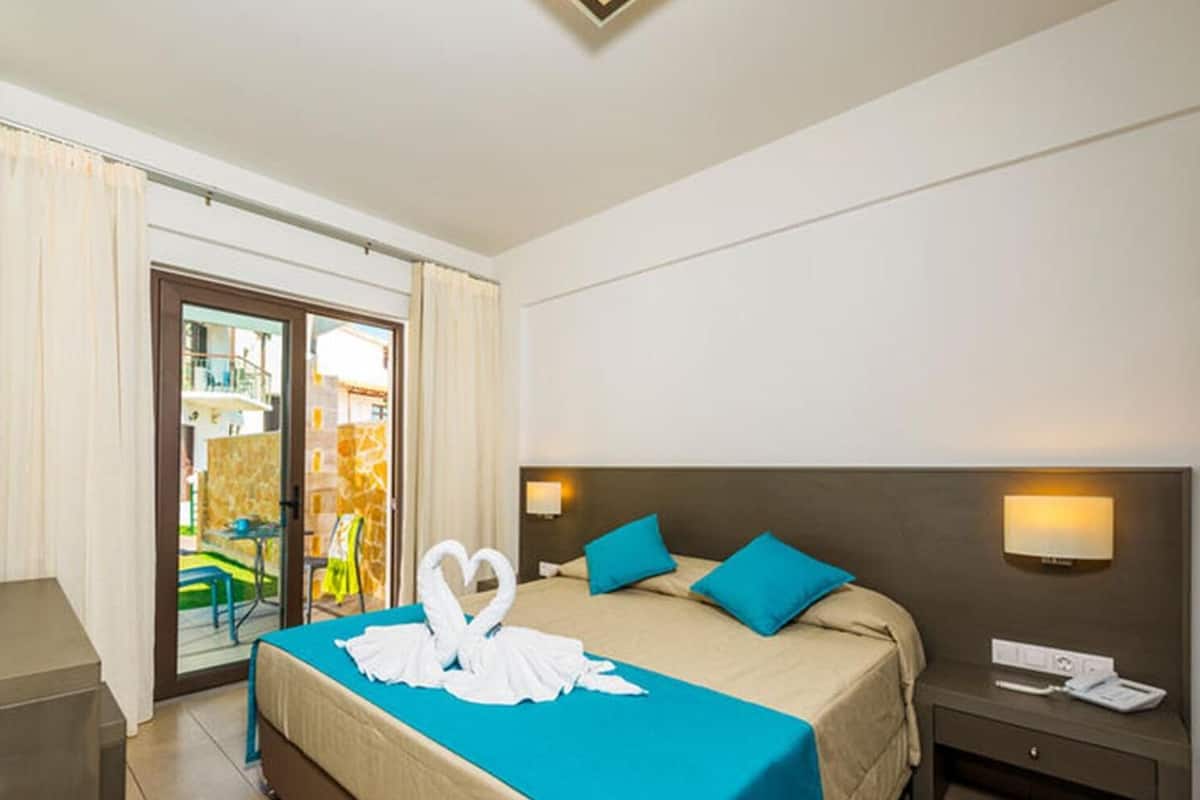Superior Apartment | In-room safe, individually decorated, soundproofing, iron/ironing board