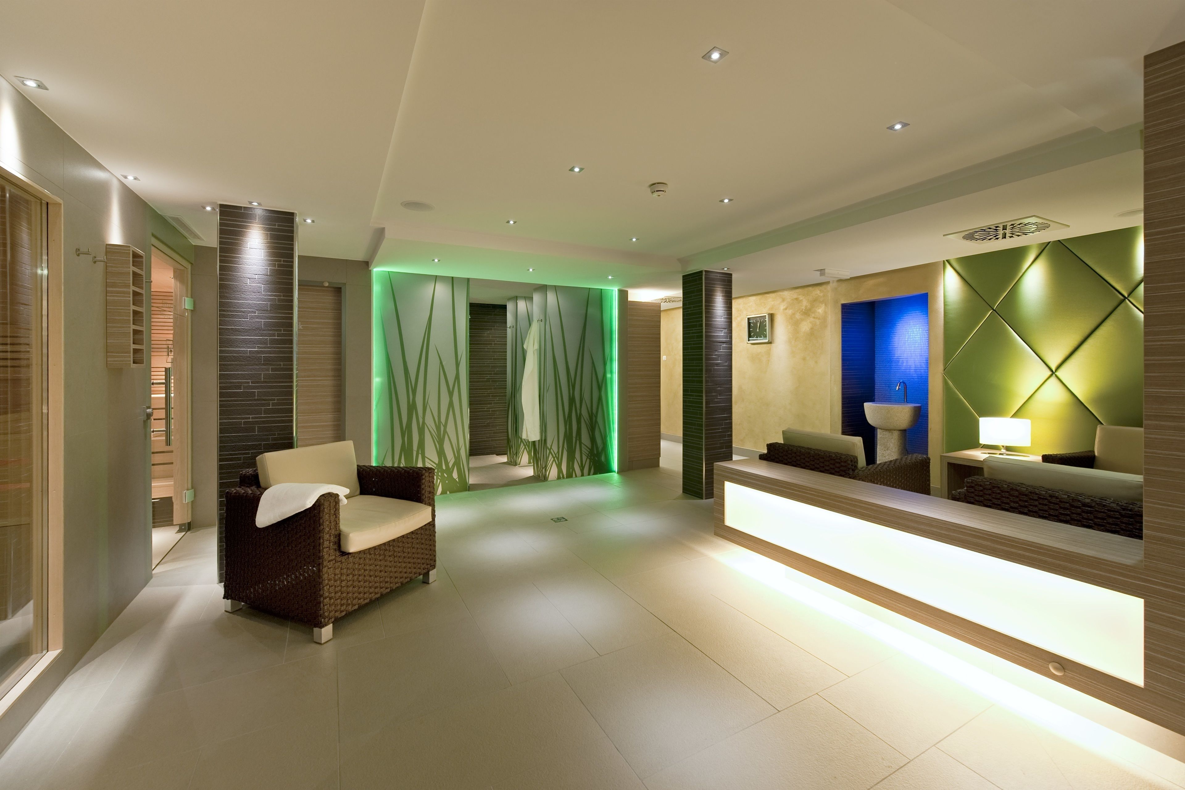 sauna, hot tub, body treatments, body scrubs, facials, 3 treatment rooms