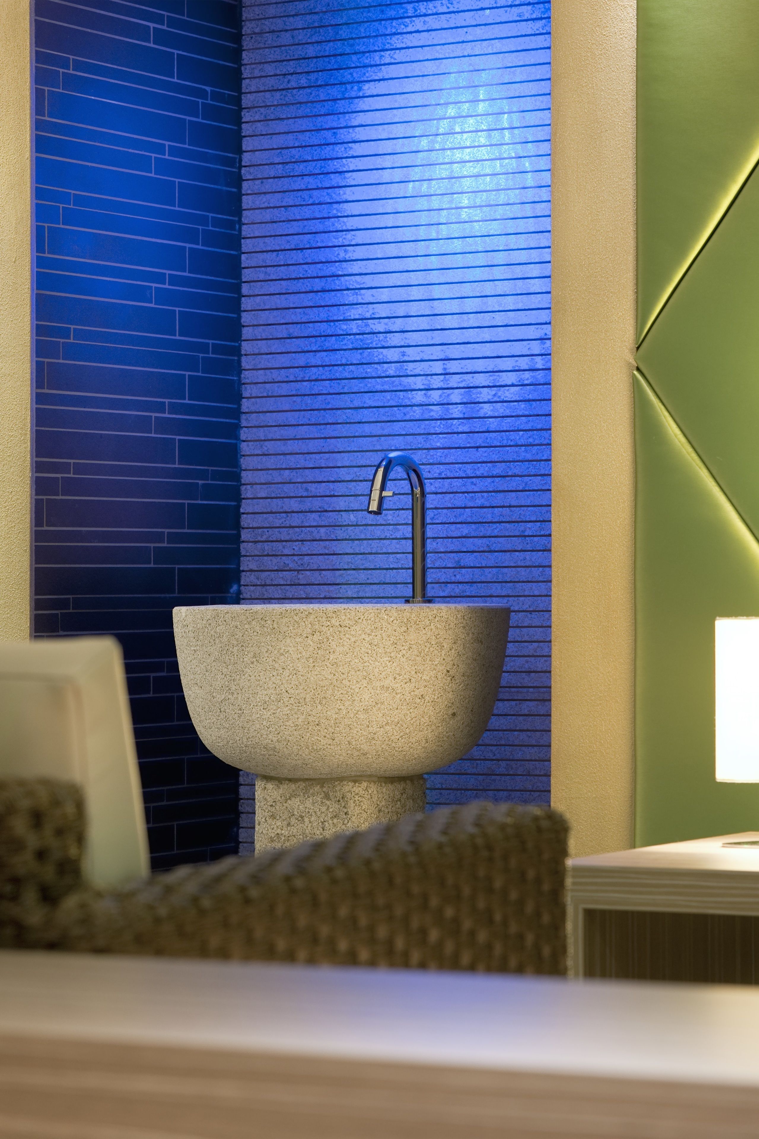 sauna, hot tub, body treatments, body scrubs, facials, 3 treatment rooms