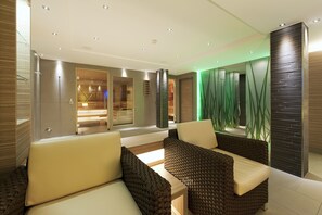 Sauna, hot tub, body treatments, body scrubs, facials, 3 treatment rooms - Aktiv Hotel Schweizerhof - Kitzbühel (Kitzbuhel)