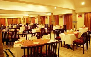 Breakfast, lunch and dinner served - (Shimla)