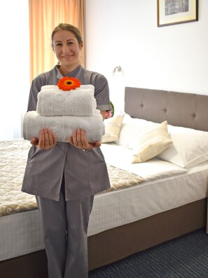 Superior kamer, 1 twee- of 2 eenpersoonsbedden | Een bureau, een laptopwerkplek, verduisterende gordijnen