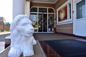 Exterior detail - Hotel Lav (Belgrade)