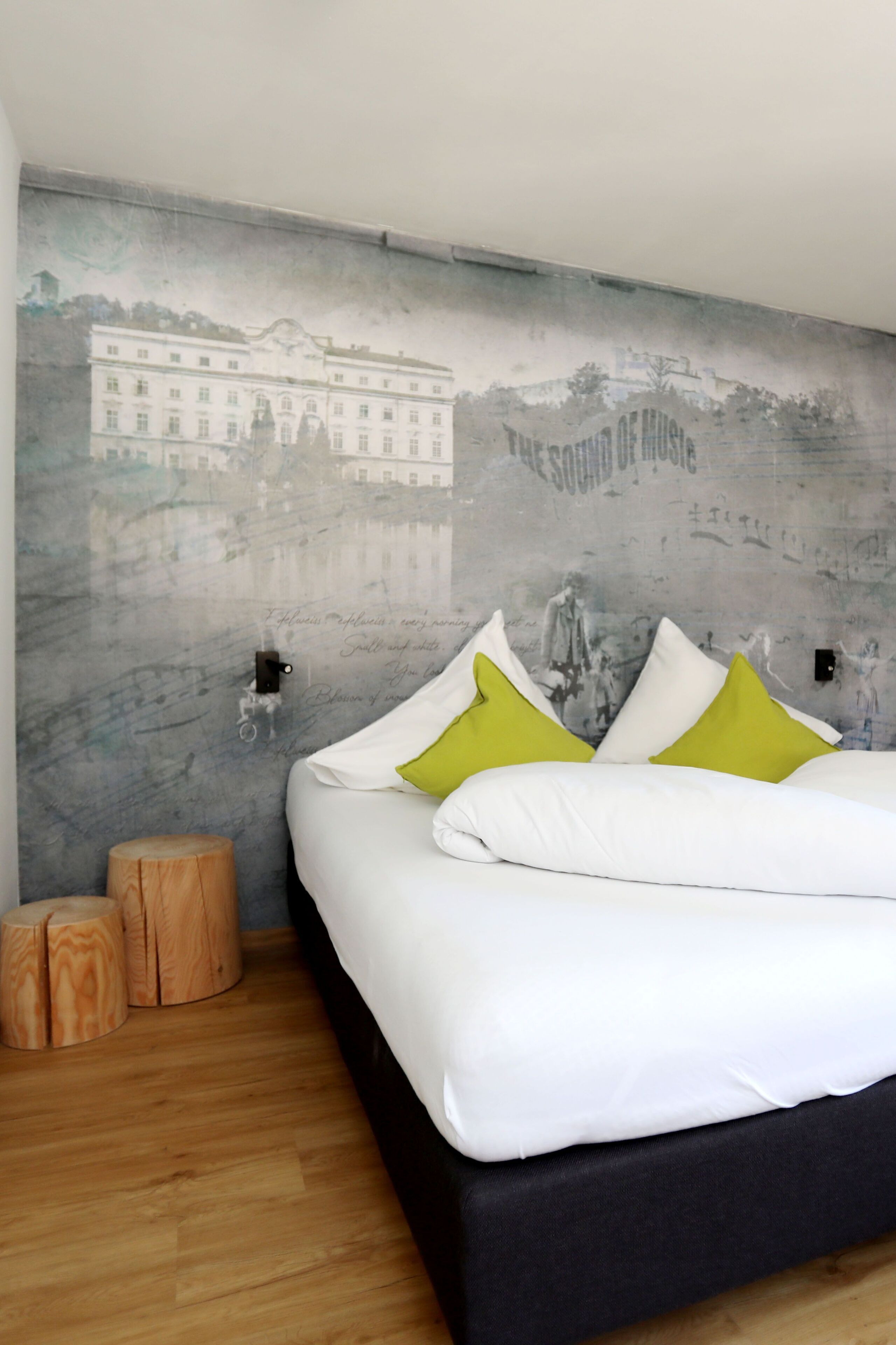 Colchones Select Comfort, escritorio, tabla de planchar con plancha