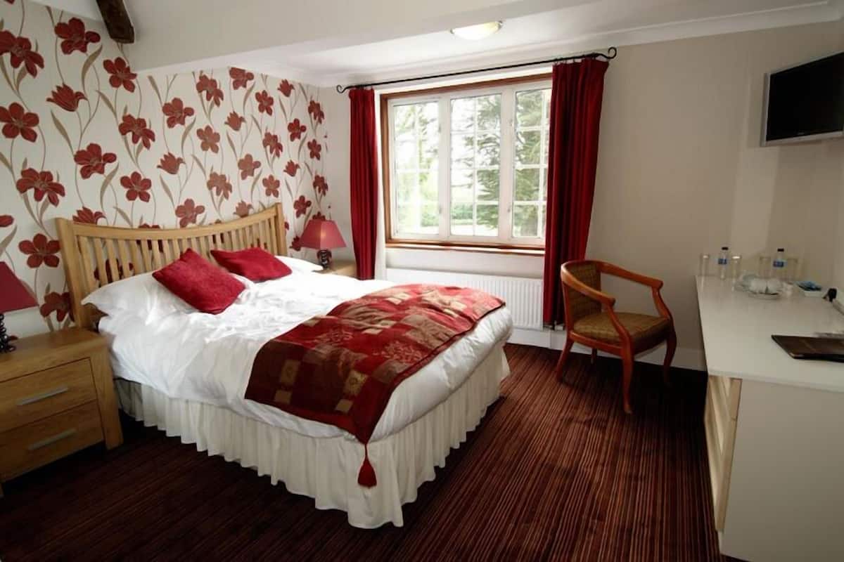 standard double or twin room, 1 bedroom, accessible, ground floor | premium bedding, desk, rollaway beds, free wifi