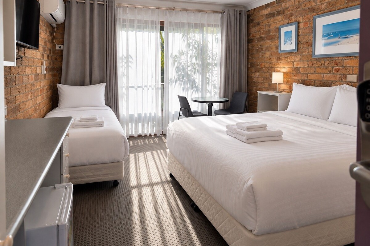 Cortinas blackout, tabla de planchar con plancha y wifi gratis