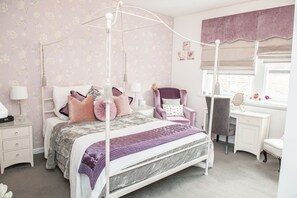Premium bedding, individually decorated, individually furnished - Jessop House (Tewkesbury)