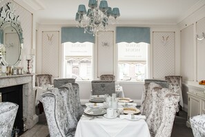 In-room dining - Jessop House (Tewkesbury)