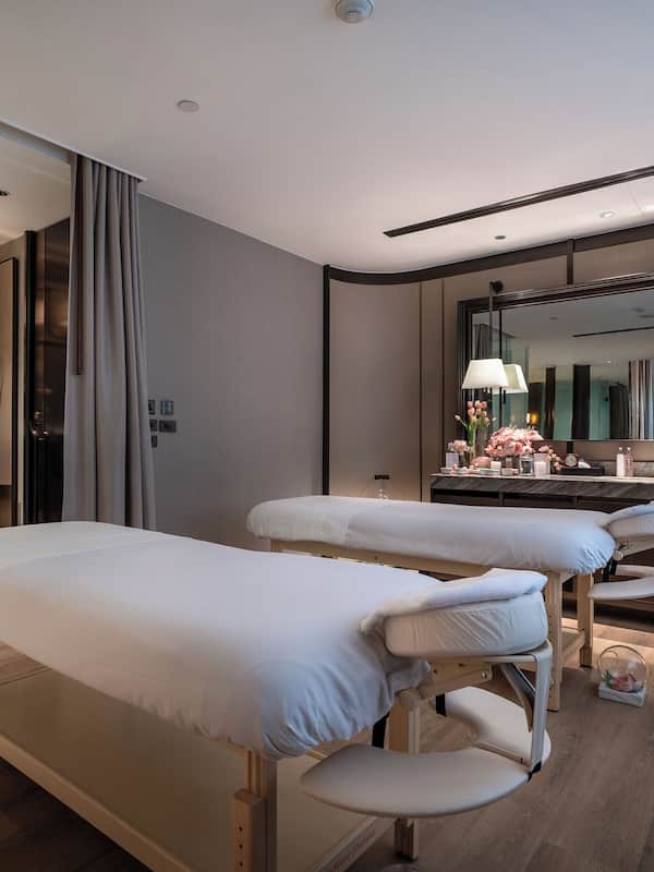 Couples treatment room(s), hot tub, body treatments, aromatherapy