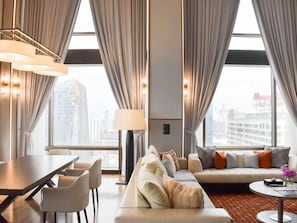 GRAND DUPLEX SUITE, Piano Club Privilege, Separate Living Room | Premium bedding, Select Comfort beds, minibar, in-room safe