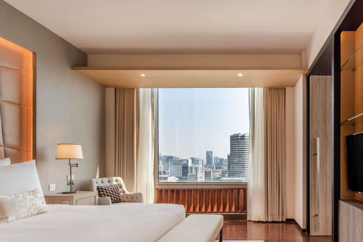 Premium bedding, Select Comfort beds, minibar, in-room safe