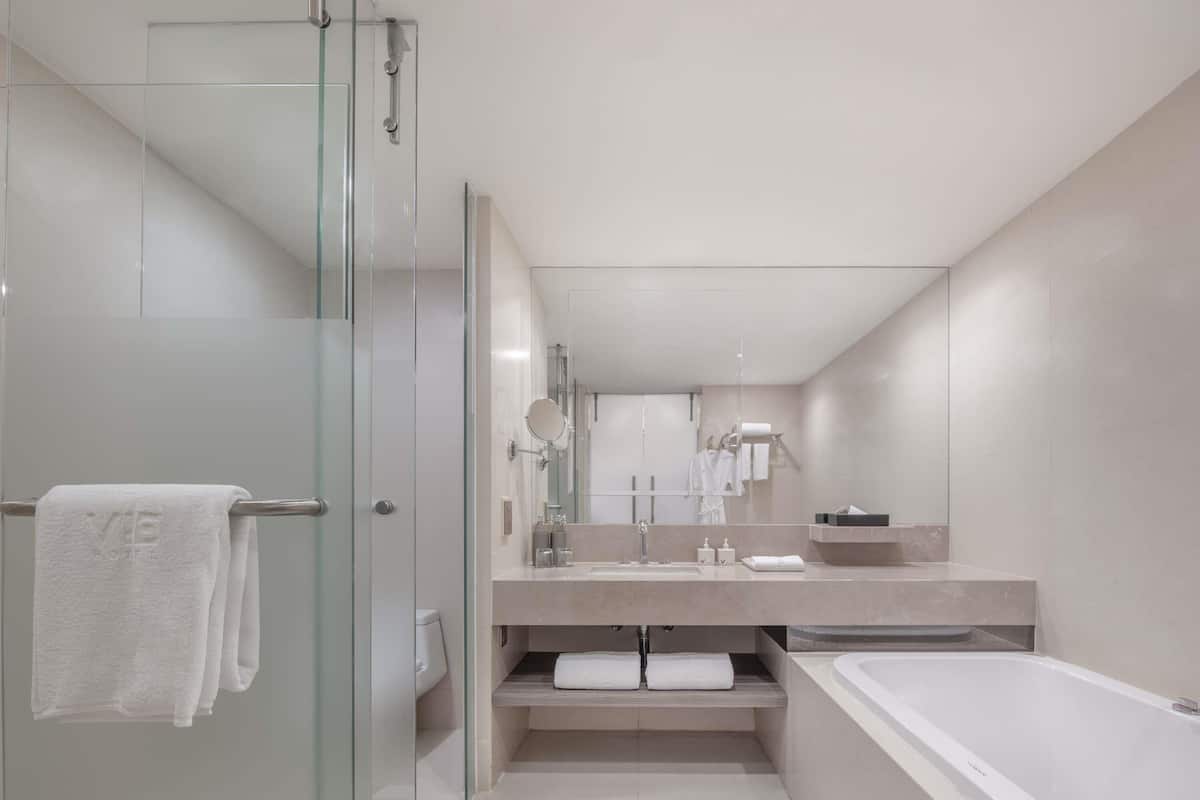 1 bedroom, premium bedding, Select Comfort beds, minibar