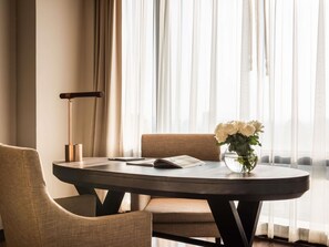Premium bedding, Select Comfort beds, minibar, in-room safe - VIE Hotel Bangkok - MGallery (Bangkok)