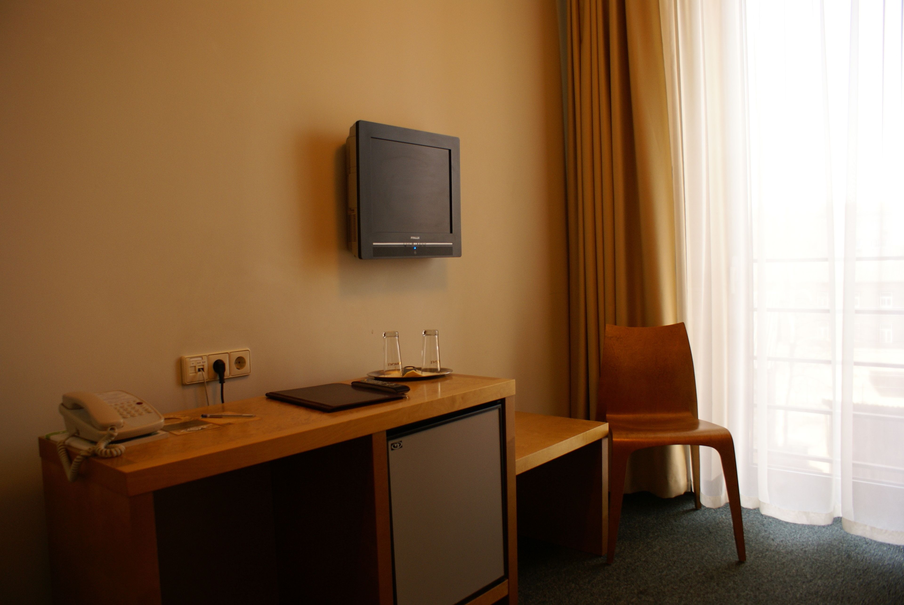 standard room | select comfort beds, in-room safe, desk, iron/ironing board