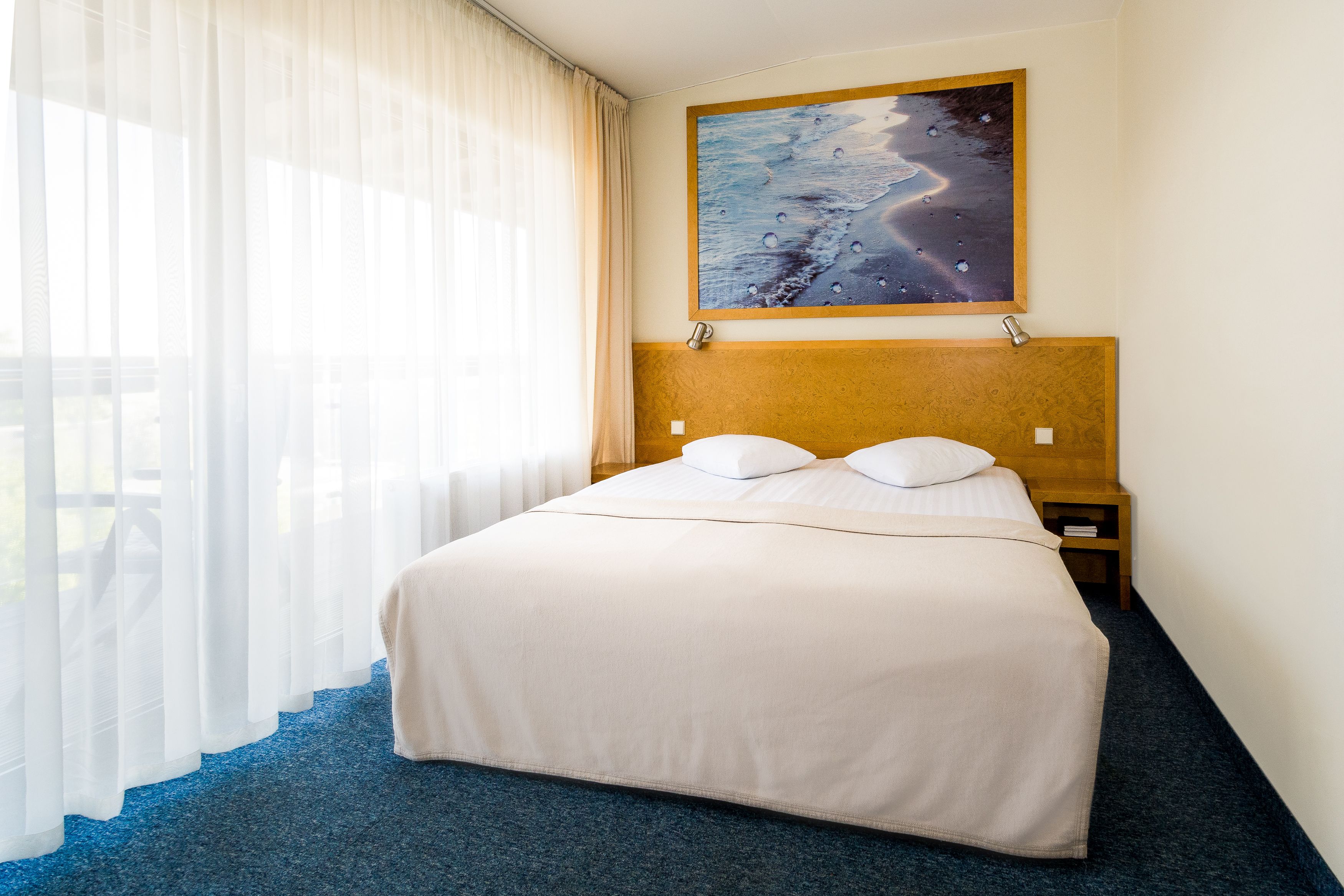 select comfort beds, in-room safe, desk, iron/ironing board