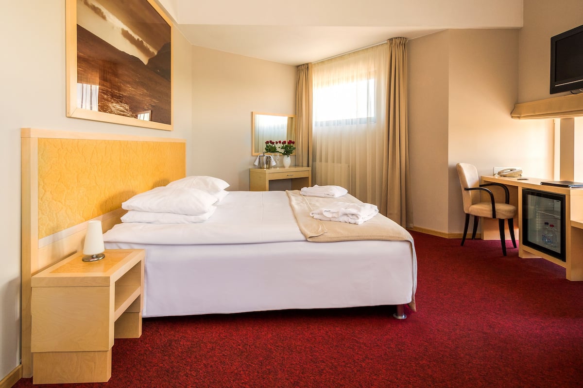 Comfort-Doppelzimmer (Plus) | Select-Comfort-Betten, Zimmersafe, Schreibtisch, Bügeleisen/Bügelbrett