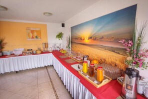 Daily buffet breakfast (EUR 6 per person)
