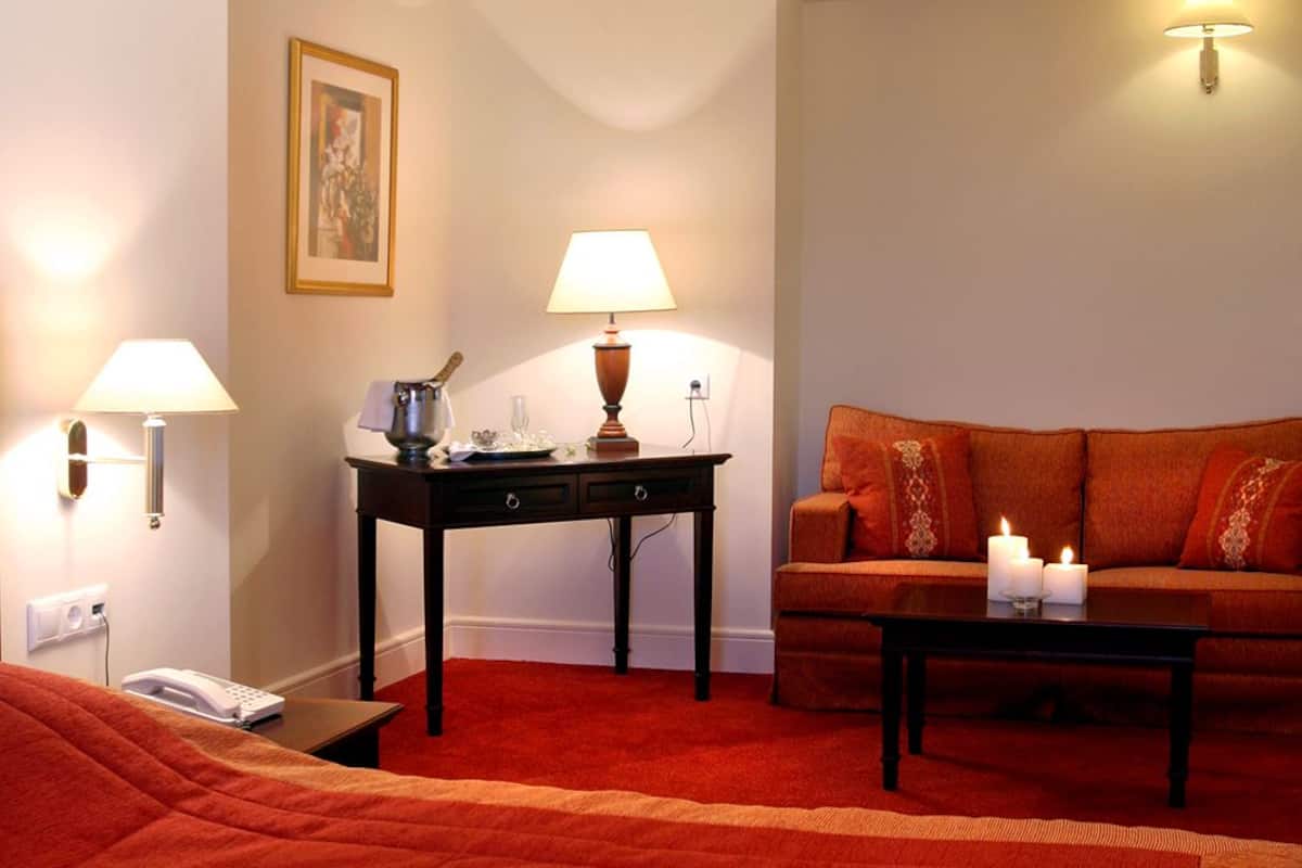 junior suite, sea view | minibar, in-room safe, desk, blackout curtains