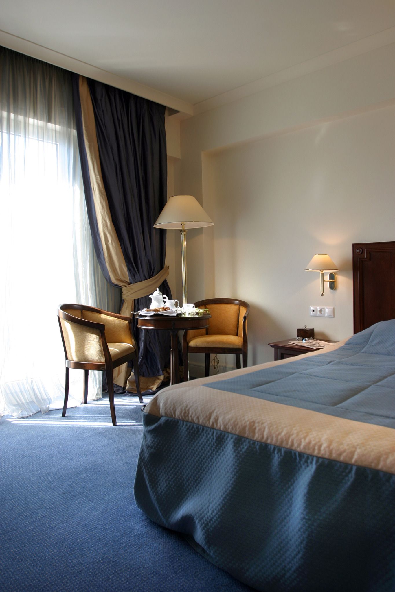 deluxe room (panoramic view) | minibar, in-room safe, desk, blackout curtains