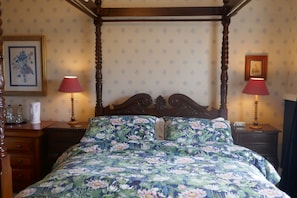 Premium Double Room, Ensuite (Wisteria )
