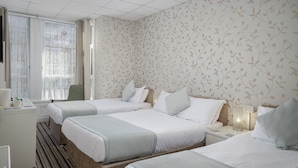 Family Room | Iron/ironing board, WiFi, bed sheets - The Lumada (Blackpool)