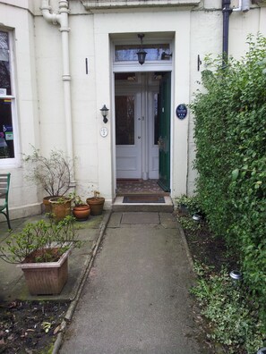 Property entrance - Mackenzie Guest House (Edinburgh)