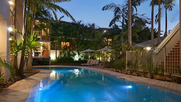 2 outdoor pools, sun loungers