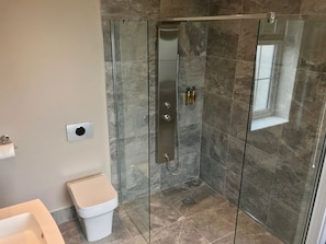 Superior Double Room, 1 Katil Raja (King), Accessible | Bilik Mandi | Pengering rambut, tuala disediakan