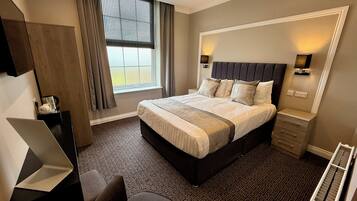 Superior Double Room, 1 King Bed, Accessible | In-room safe, iron/ironing board, free WiFi, bed sheets