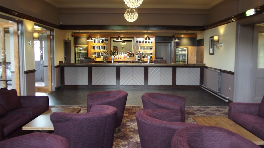 雷文酒店 - 旅館