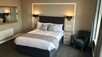 Superior Double Room, 1 King Bed, Accessible | In-room safe, iron/ironing board, free WiFi, bed sheets