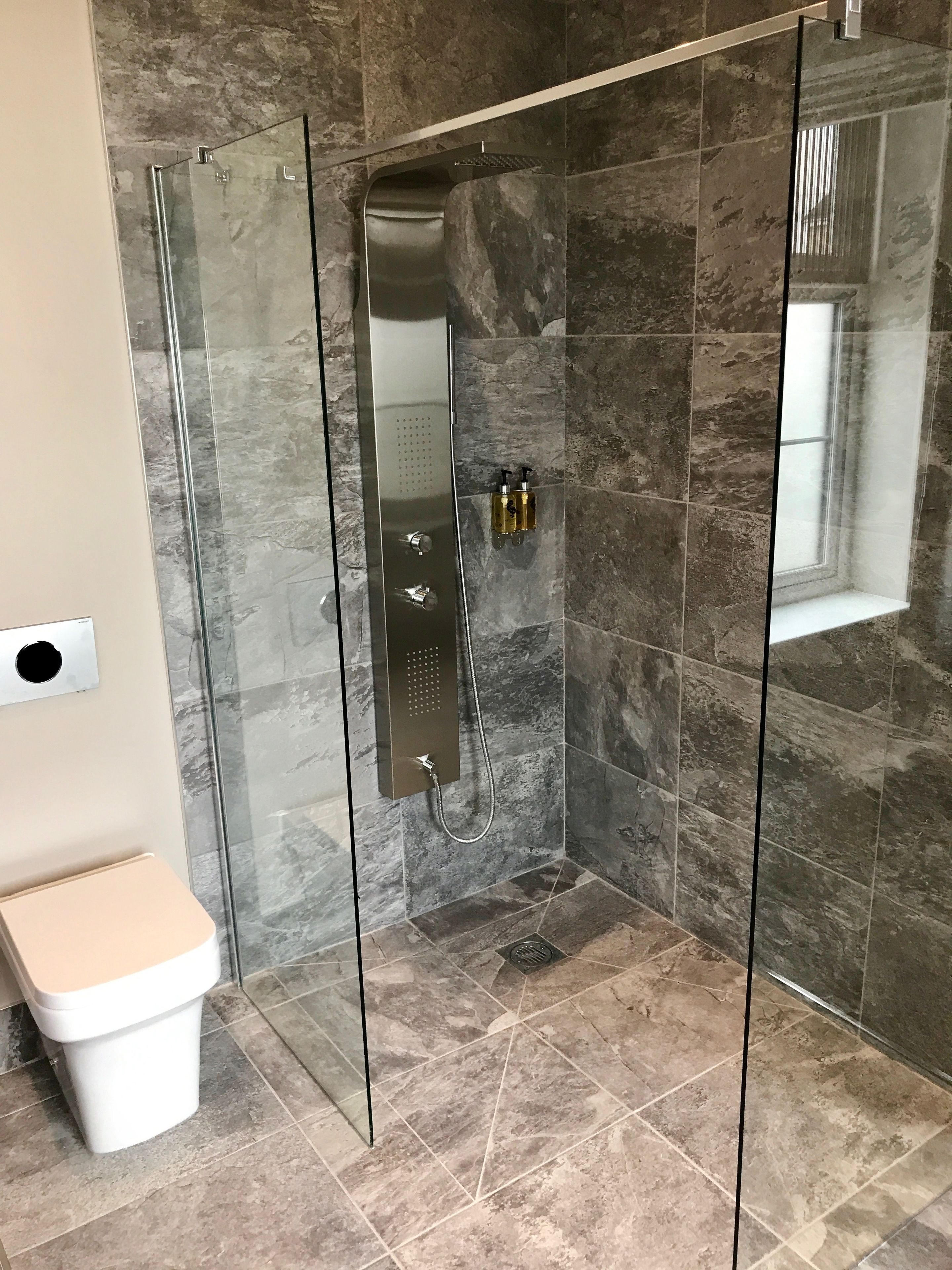 Superior Double Room, 1 King Bed, Accessible | Bathroom