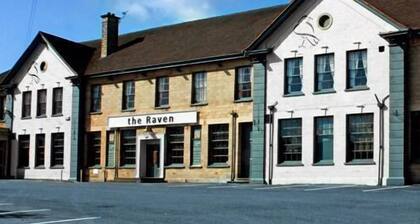 The Raven Hotel - Inn