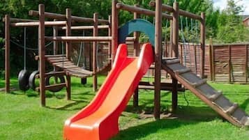 Children’s play area – outdoor
