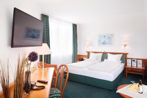 Hypo-allergenic bedding, minibar, in-room safe, desk - Lechpark Hotel (Untermeitingen)