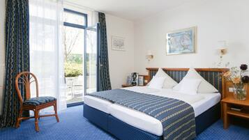 Standard Apartment | Hypo-allergenic bedding, minibar, in-room safe, desk