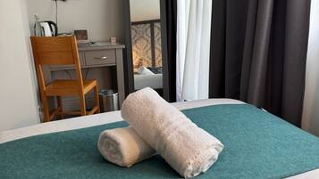 Standaard tweepersoonskamer, en-suite badkamer (Rooms 1, 2, 3, and 10 )