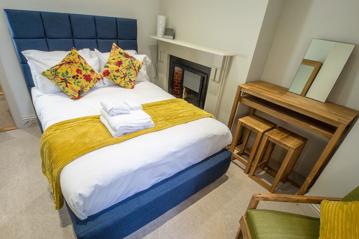Standard Double Room, Shared Bathroom (With share Kitchen -12,13) | Blackout drapes, iron/ironing board, free WiFi, bed sheets