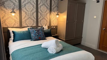 Habitación estándar doble, baño privado (Rooms 1, 2, 3, and 10 ) | Cortinas opacas, tabla de planchar con plancha, wifi gratis