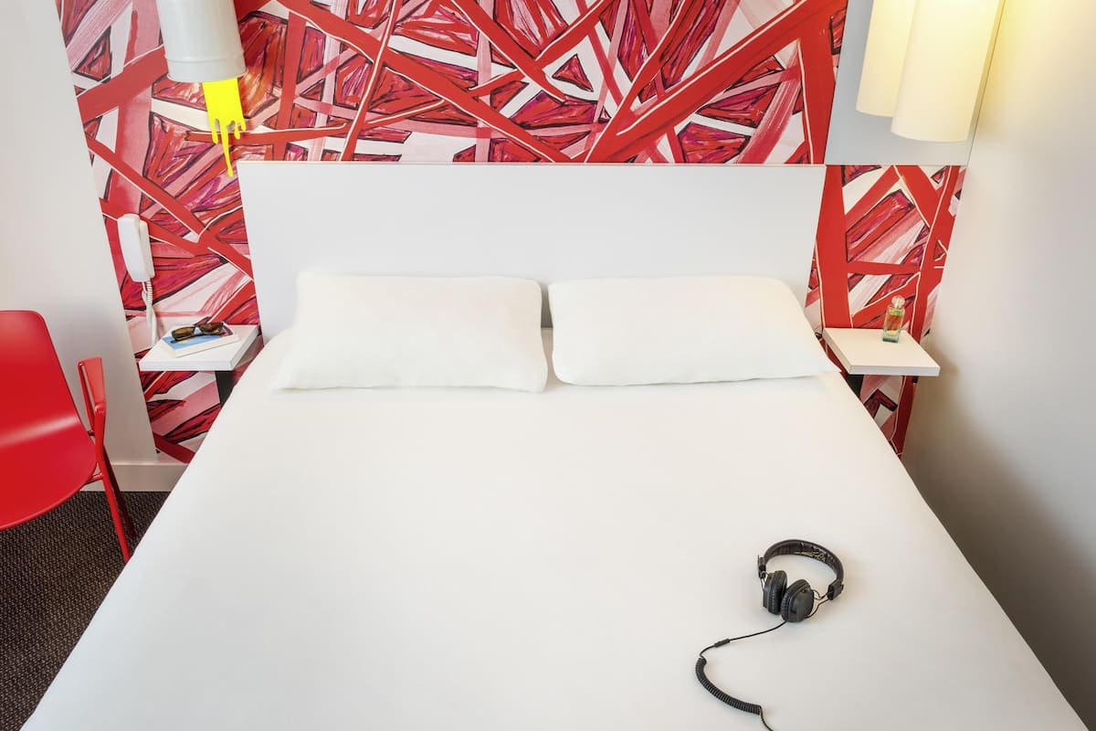 Standardzimmer, 1 Einzelbett | Schreibtisch, Verdunkelungsvorhänge, Bügeleisen/Bügelbrett