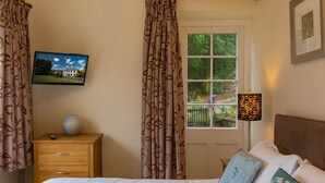 Double Room, Ensuite (Ground floor) - Powe House (Keswick)