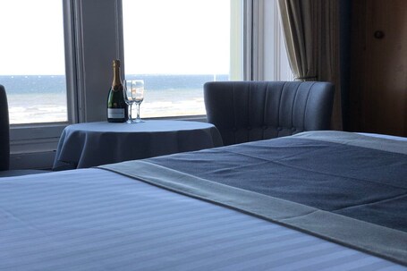 Swn Y Mor Hotel - Image 2