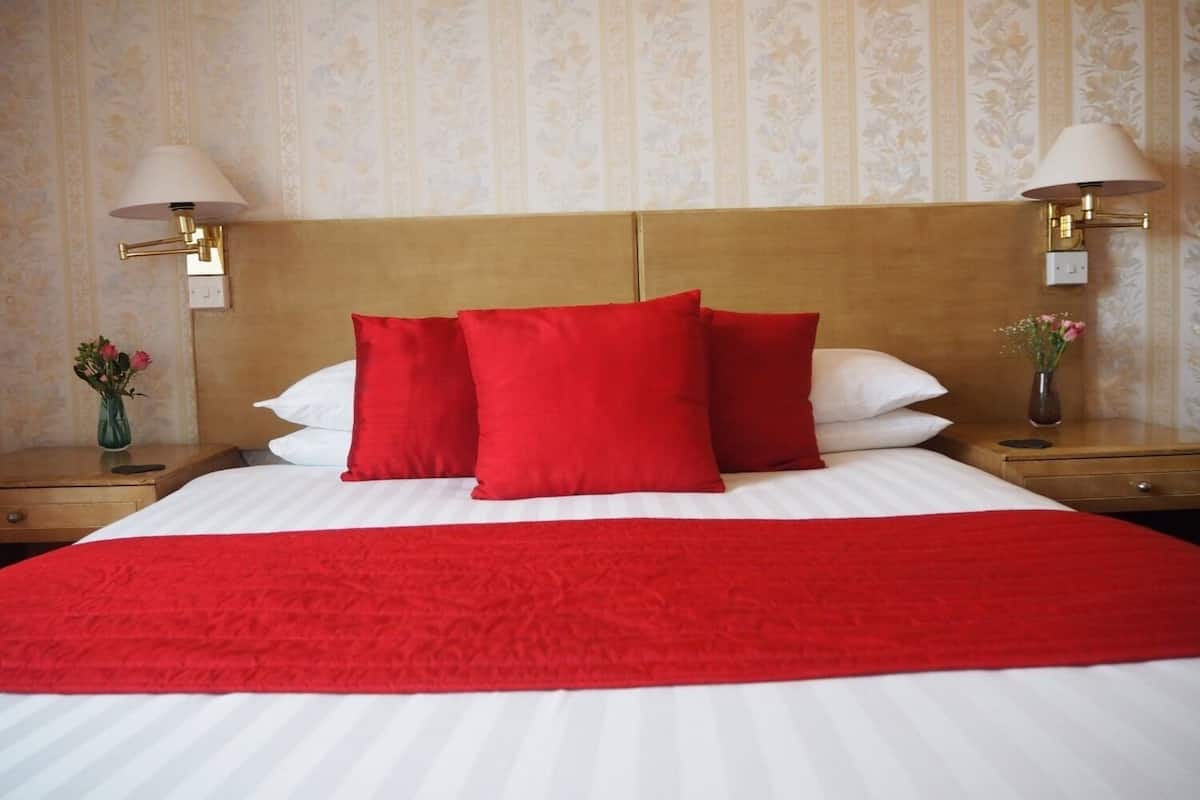Double Room, Ensuite (with Rear View) | 1 bedroom, free WiFi