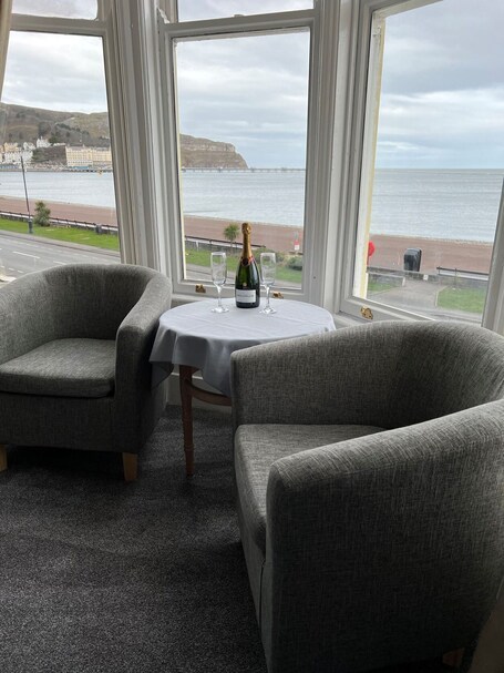Swn Y Mor Hotel - Image 23